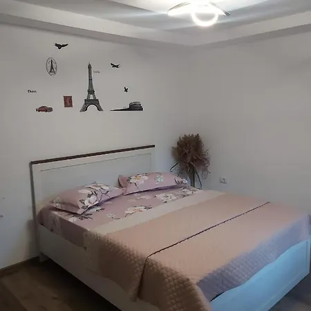 Madely * Năvodari